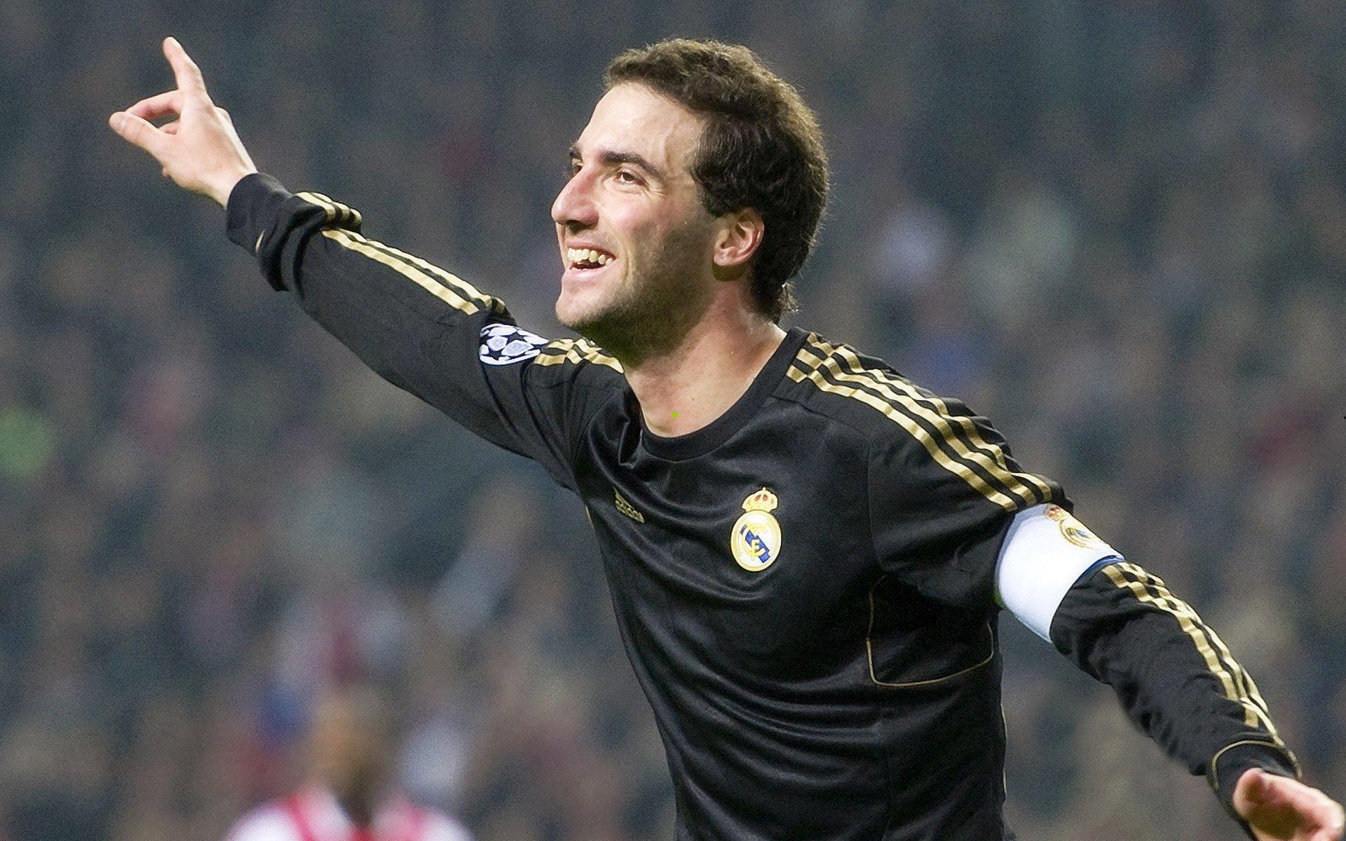  彩票历史统计_双重门框戏耍射手群，京穗激战全场最佳授予沉默守护者